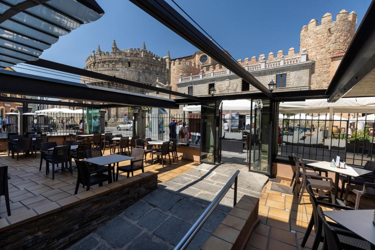 Hostal Restaurante Puerta Del Alcazar Avila Bagian luar foto