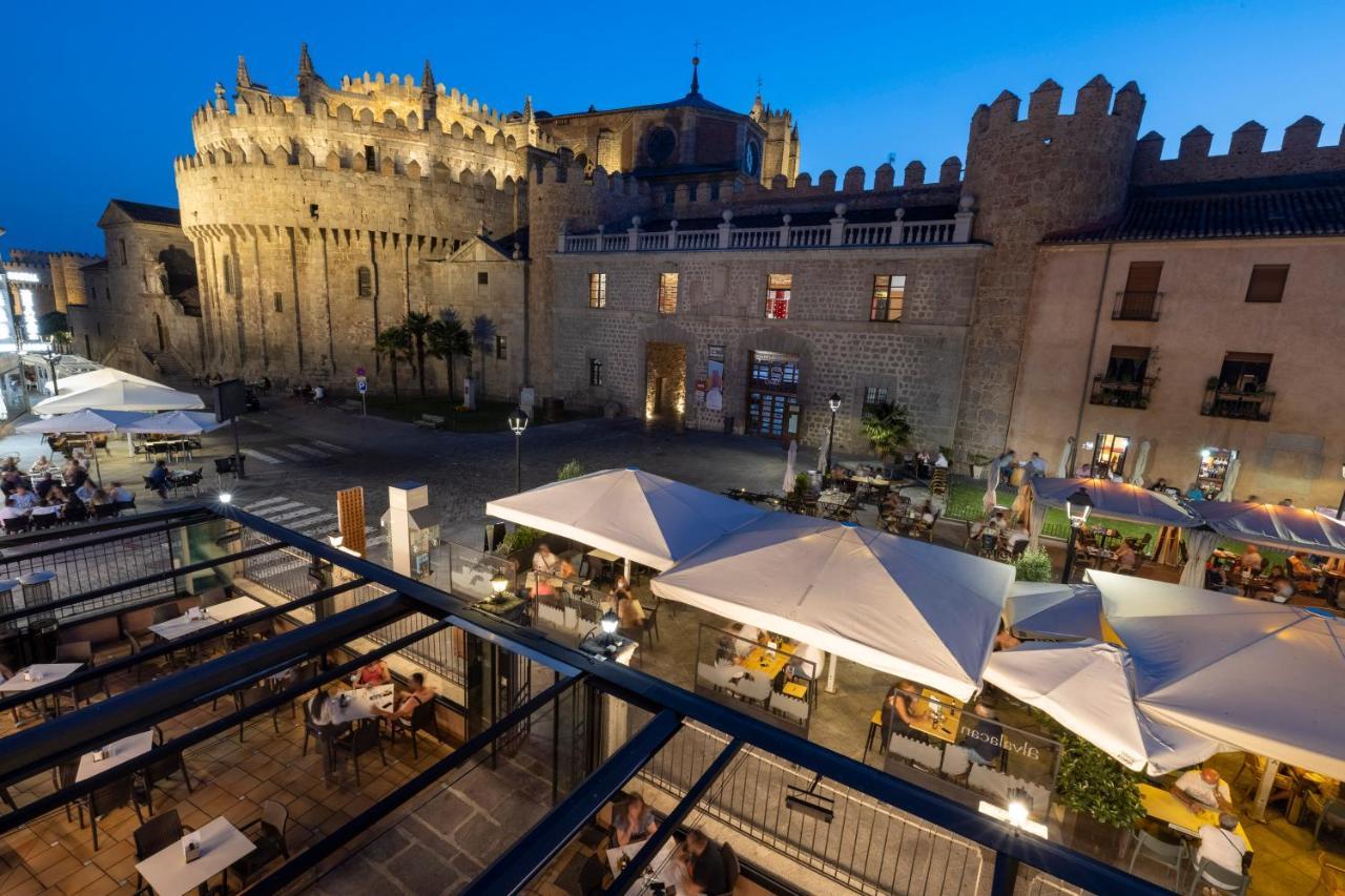 Hostal Restaurante Puerta Del Alcazar Avila Bagian luar foto