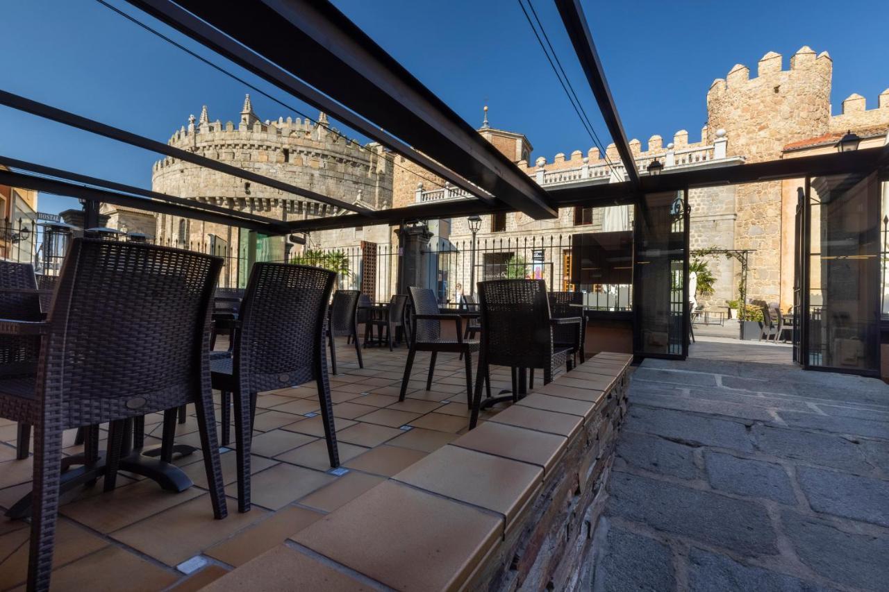 Hostal Restaurante Puerta Del Alcazar Avila Bagian luar foto