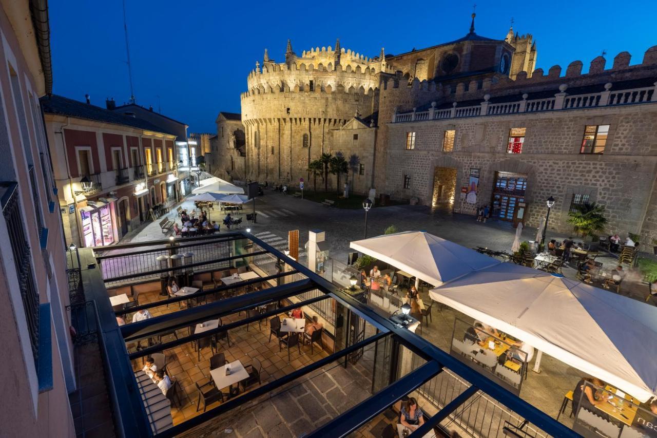 Hostal Restaurante Puerta Del Alcazar Avila Bagian luar foto