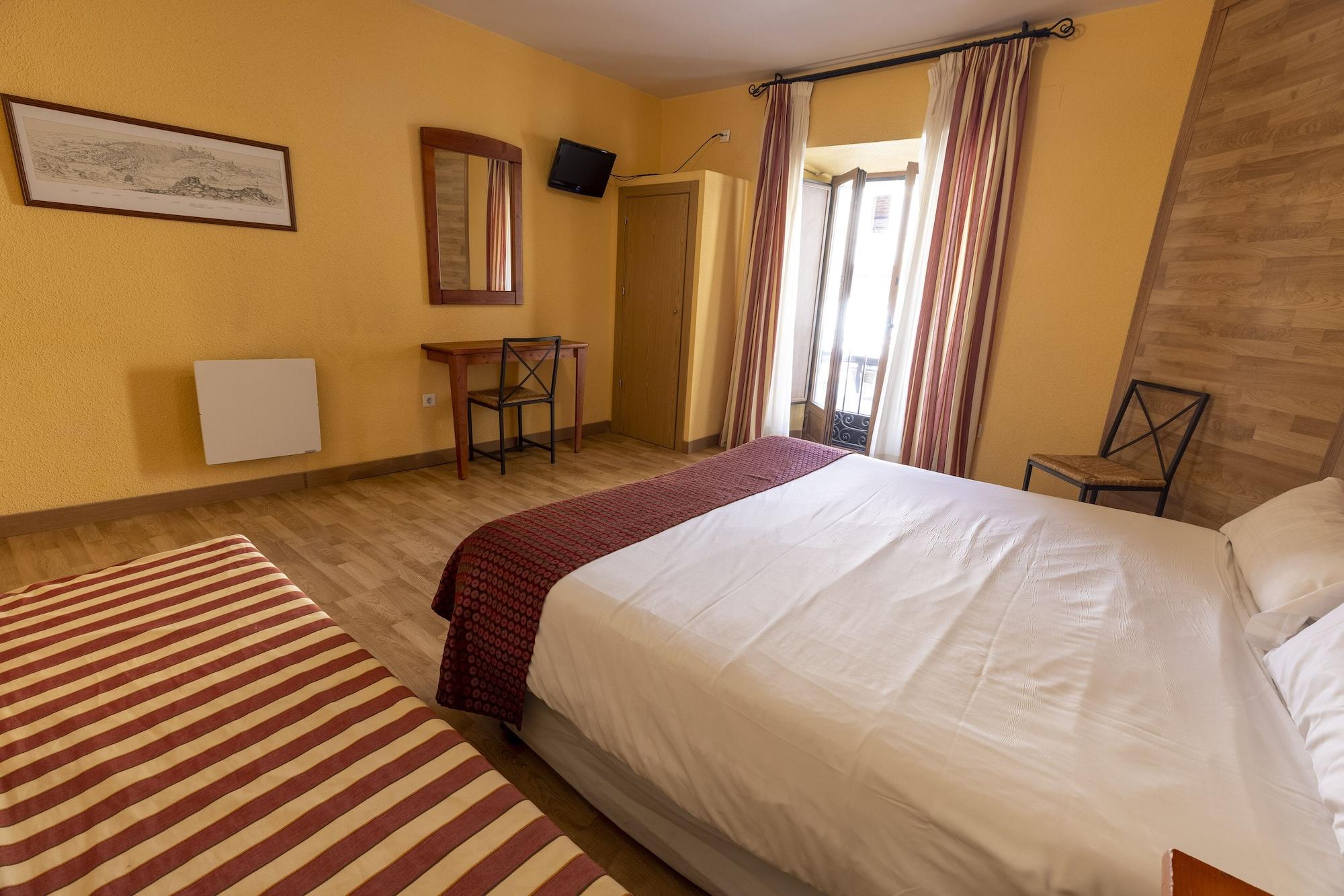 Hostal Restaurante Puerta Del Alcazar Avila Bagian luar foto