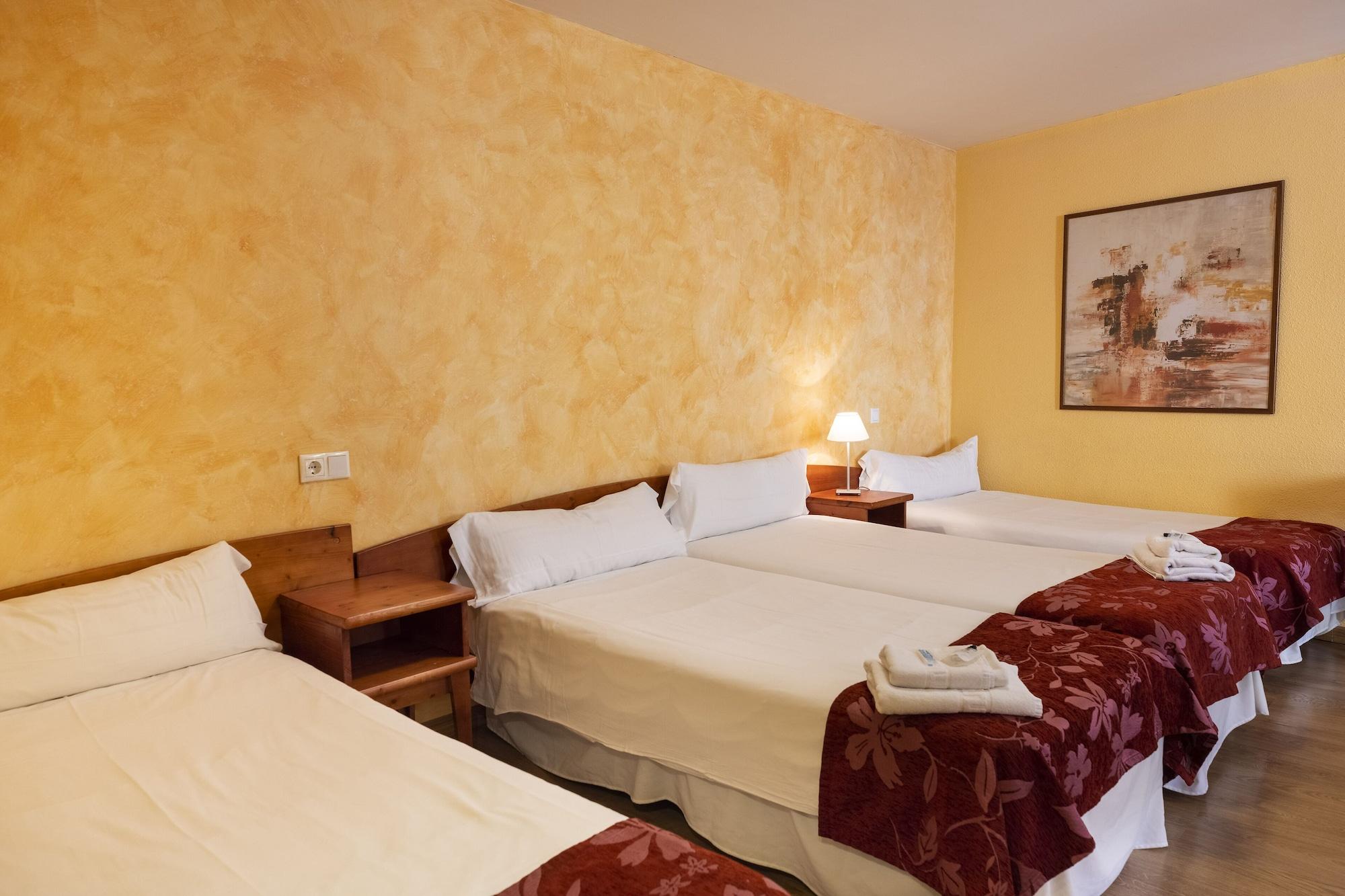 Hostal Restaurante Puerta Del Alcazar Avila Bagian luar foto