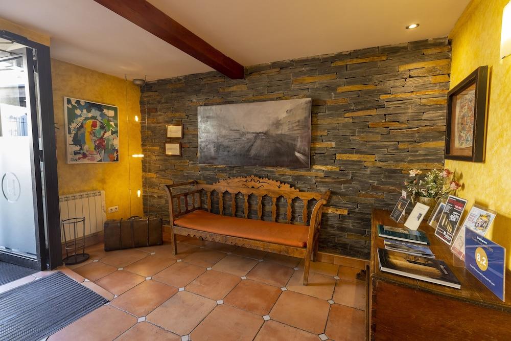 Hostal Restaurante Puerta Del Alcazar Avila Bagian luar foto