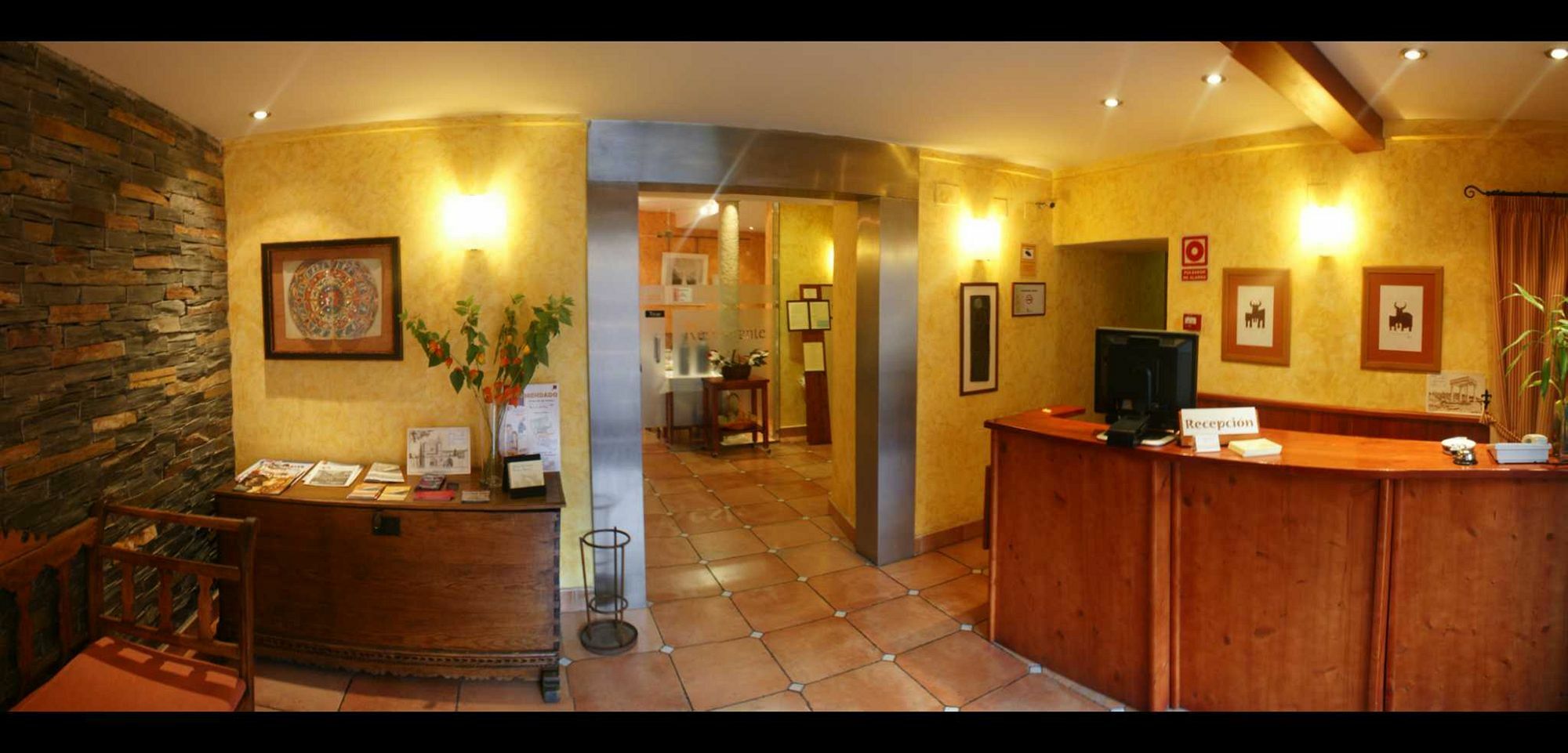 Hostal Restaurante Puerta Del Alcazar Avila Bagian luar foto